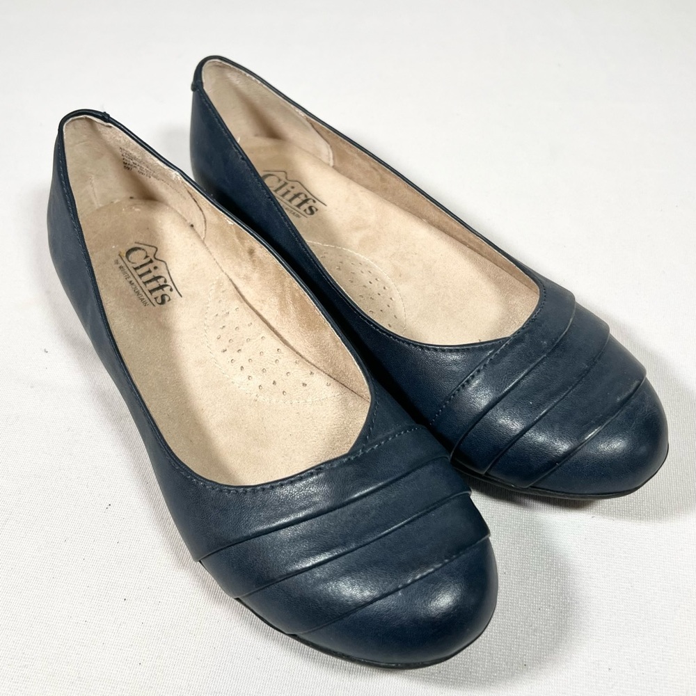 Cliffs by White Mountain Shoes Clara Navy Blue Slip On Flat Women’s Size 8.5